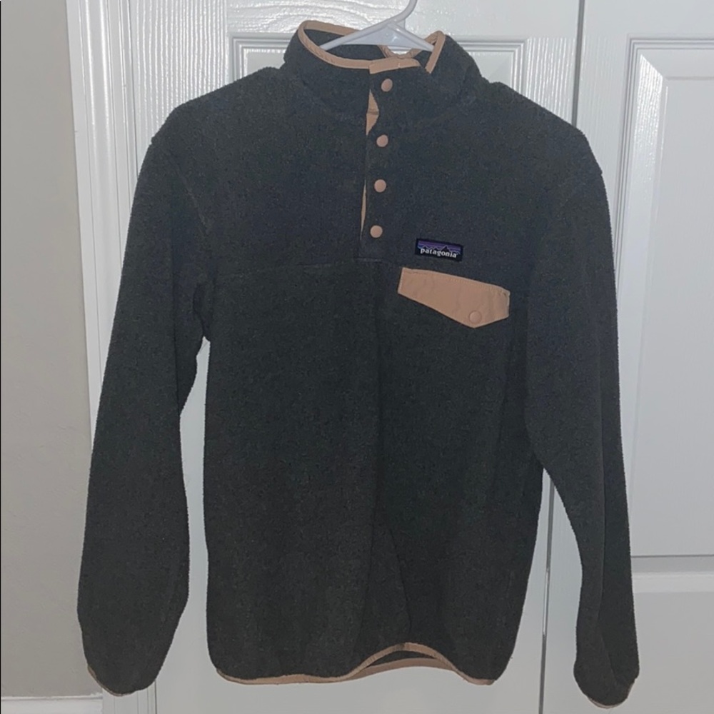 Women’s Dark grey and light peach Patagonia